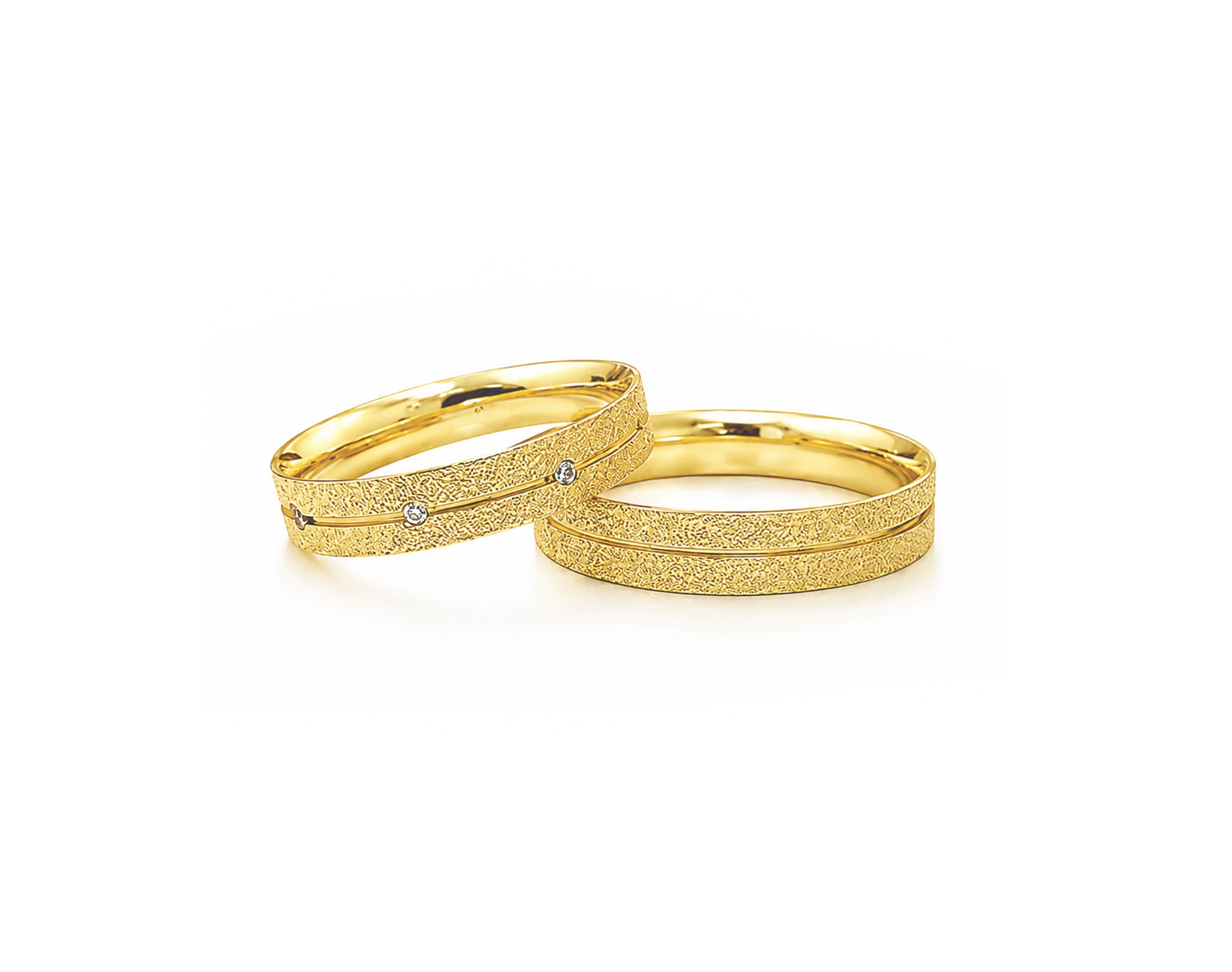Alianças em Ouro 18k Com Friso Central e Diamantada
