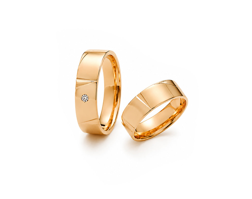 Alianças em Ouro 18k com Friso Triangular