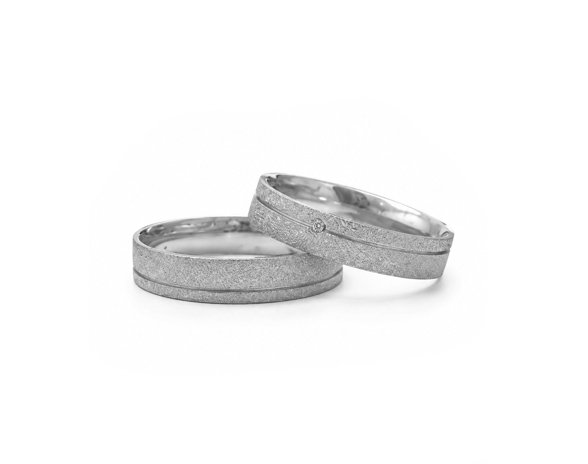 Alianças em Ouro 18k Diamantada com Friso Lateral