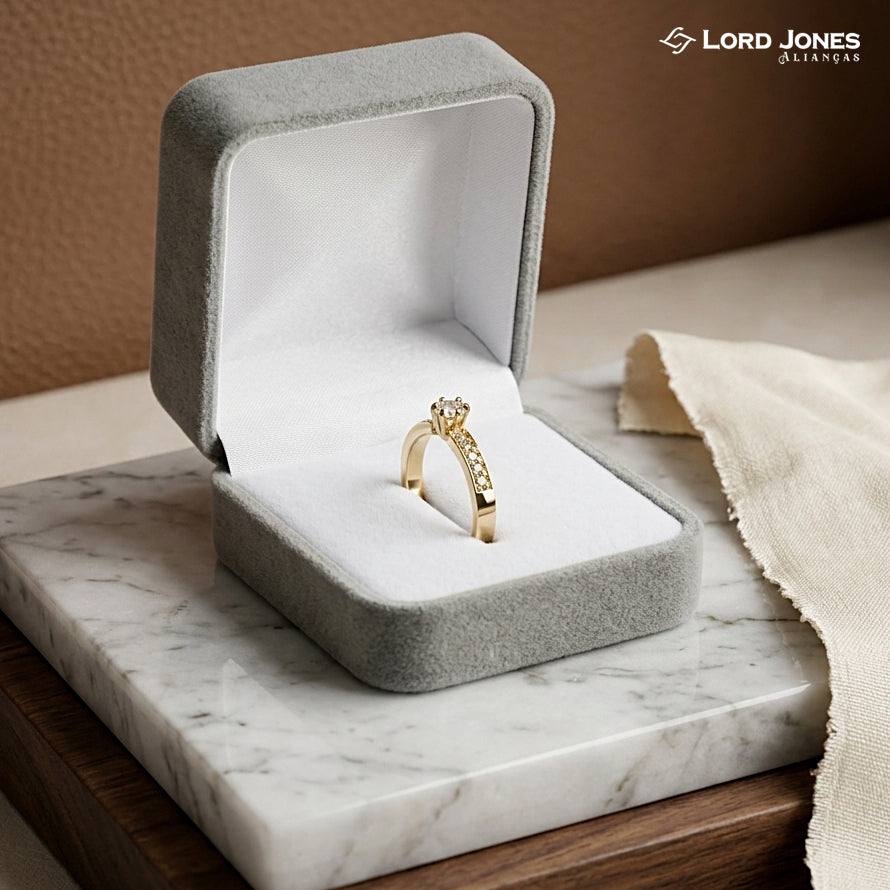Anel de Noivado Firenze em Ouro 18K com Moissanite