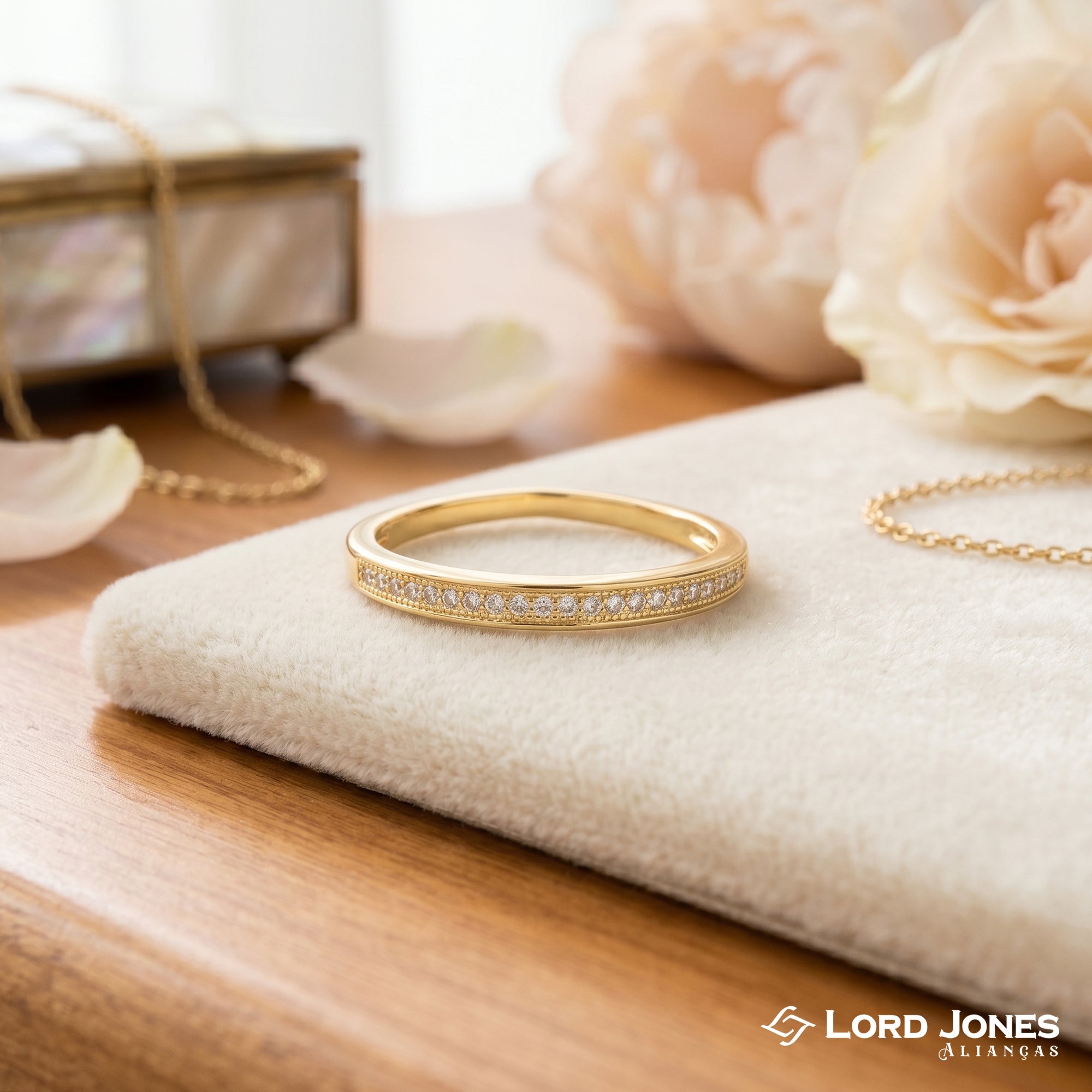 Anel Aparador Verona em Ouro 18K com Moissanite
