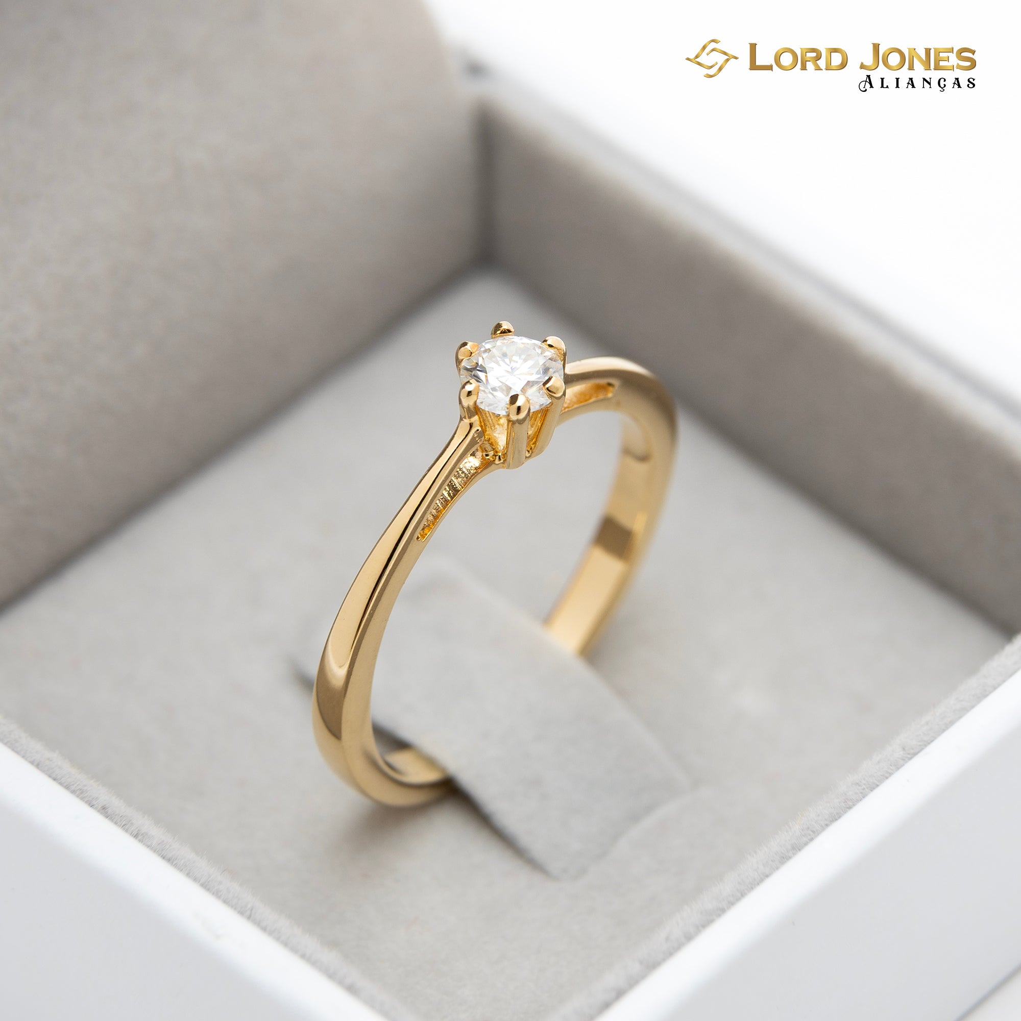 Anel de Noivado em Ouro 18K com Moissanite