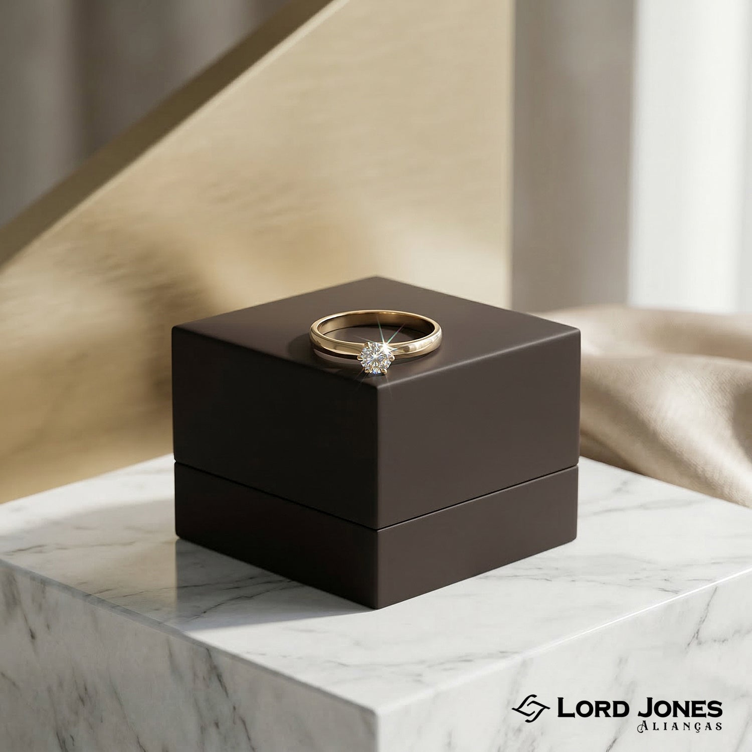 Anel de Noivado em Ouro 18K com Moissanite